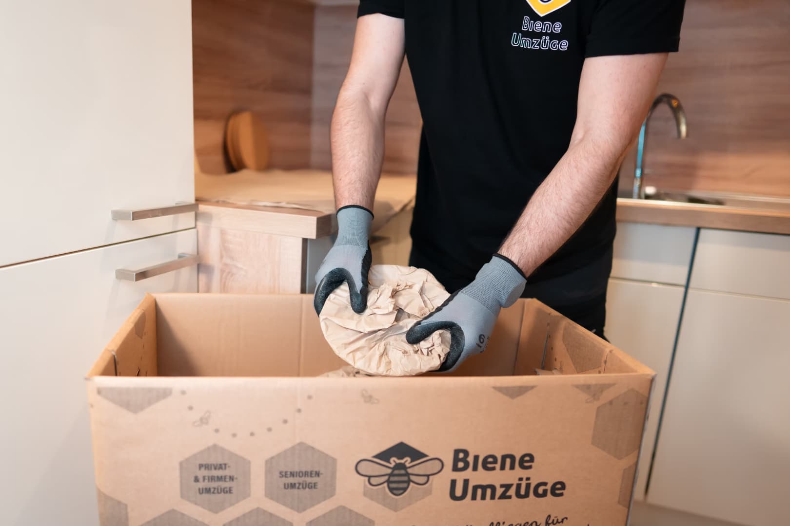 Biene Umzüge – Packpapier zum sicheren Verpacken von Geschirr, Gläsern und Porzellan