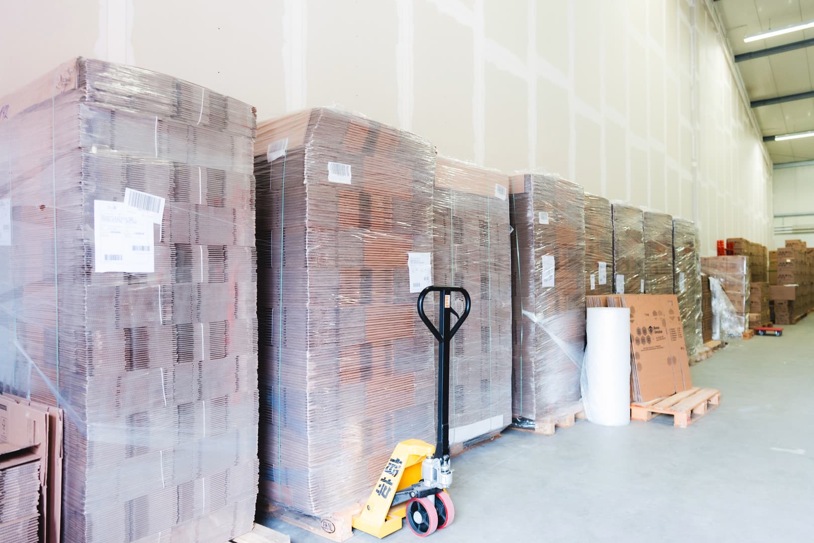 Biene Umzüge – Professionelles Umzugsmaterial wie Klebeband, Folien und weiteres Verpackungszubehör